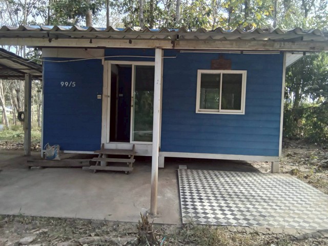  M650536ขายที่ดินทำเลศักยภาพสูง ตั้งอยู่บริเวณทางเข้าแก่งคุดคู้ ใกล้ แก่งคุดคู้ และติดกับ วัดท่าแขก แหล่งท่องเที่ยวยอดนิยมของ เชียงคานที่ดินแปลงนี้โดดเด่นด้วยบรรยากาศเงียบสงบ รายล้อมด้วยธรรมชาติ เหมาะสำหรับพัฒนาเป็นบ้านพักตากอากาศ รีสอร์ท ร้านกาแฟ หรือการลงทุนในอนาคต???? ขนาดที่ดิน: 1 ไร่ 2 งาน 79 ตารางวา???? ทำเล: ติดทางเข้าแก่งคุดคู้???? ใกล้แหล่งท่องเที่ยวสำคั�