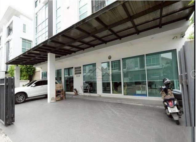 ให้เช่า ขาย สำนักงาน 3 หลัง พื้นที่รวม 1700 ตรม. โครงการบิซ แกลเลอเรีย Biz Galleriaซอยนวลจันทร์ 26 เกษตรนวมินทร์ เลียบด่วน *** ราคาเช่า 75,000 บาท/คูหา /เดือน ประกัน 3 เดือน + ล่วงหน้า 1 เดือน สัญญา 1 ปี*** ราคาขายรวม 3 คูหา ราคาขาย 58,000,000 บาทติดต่อ คุณช่อผกา โทร 0616198565 LINE 0616198565สำรอง LINE 0812523279 ส่งลิ้งก์ไว้ได้เลยรหัส# T26-384สำนักงาน 3 หลัง โครงการบิซ แกลเลอเรีย ซอยนวลจันทร์ ย่านเกษตร–นวมินทร์,โซนนวลจันทร์–�