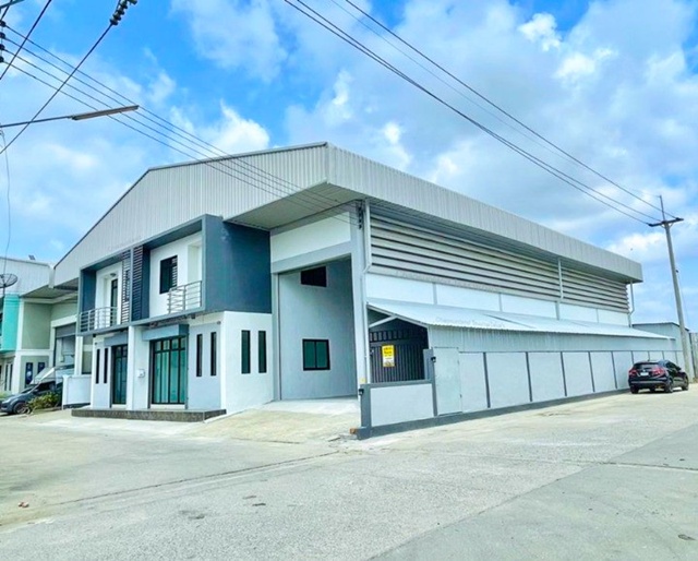  ใกล้ตลาดโพธิ์แจ้ 1.2 กม. โรงงานให้เช่า 860 ตร.ม. โกดัง พร้อมออฟฟิศ 2 ชั้น 2 นอน 2 น้ำ วัดโพธิ์แจ้ โกดังกว้าง โปร่งโล่ง 215 ตร.ว. 78,998 B-M. ขอรง. 4 ได้ ไฟฟ้า 3 เฟส เหมาะทำธุรกิจ และผลิตสินค้า ทำเลเอกชัย บางบอน เดินทางสะดวกเชื่อมต่อหลายเส้นทางnear Thai Watsadu Bang Bon 800 m. factory for rent with a 2 story office 2 bed 2 bath Warehouse  and Wat Pho Chae Spacious and airy warehouse 215 sq.wa. 860 sq.m. 78,998 B-M. Factory license Rong 4 obtainable 3 phase electricity Suitable for business and manufacturing Convenient location in Ekachai Bang Bon easy access to multiple routes near Pho Chae market 1.2 km.ถ.เอกชัย �