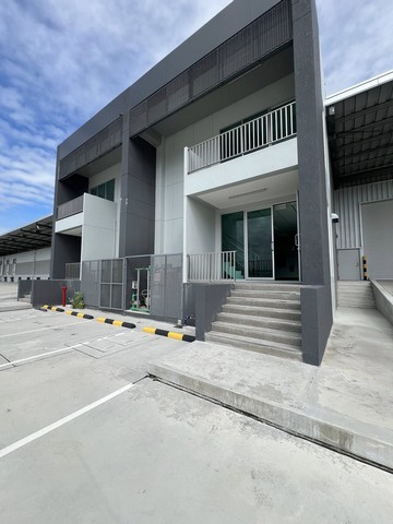 โรงงาน/คลังสินค้า กม.46 ตำบลบางสมัคร อำเภอบางประกง  จังหวัดฉะเชิงเทรารหัส TTR 3805- เขต Free Zone (ขอ รง.4 ได้)- Unit FZ1/4,FZ1/5 (ว่าง 2 units)- ขนาด 3,997 ตรม.- คลัง 3,840 ตรม. - ออฟฟิศชั้น 1 ขนาด 80 ตรม. - ออฟฟิศชั้น 2 ขนาด 77 ตรม.- พื้นรับน้ำหนัก 3 ตัน- ความสูง 10 เมตร- ยกพื้น 1.3 เมตร- Transformer 160 kva- มี Sprinkler -ราคา 175 บาทต่อตรม.ค่าเช่า 699,475 บาทสนใจติดต่อ คุณต๋อย   086 - 5427078ID:LINE 0865427078