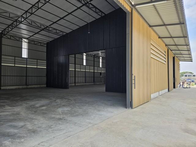 ให้เช่าโกดังส้างใหม่ พิ้นที่ 288 ตรม. และ 576 ตรม ห้าแยกวัชรพล สุขาภิบาล 5 ถนนกว้าง 8 เมตร รถเข้าออกสะดวก(RK970)ติดต่อAgent : คุณเด่นชัย: 09-8481-8989:06-2839-4747ID Line :0984818989โกดังให้เช่า ห้าแยกวัชรพล ใกล้ทางด่วนที่ตั้ง ถนนสุขาภิบาล 5 แขวงท่าแร้ง เขตบางเขน กรุงเทพมหานคร 10220288 ตรม. และ 576 ตรมจุดเด่นพื้นที่จอดรถหน้าโกดังได้ 6–12 คันถนนกว้าง 8 เมตร รถเข้าออกสะดวกห้องน้ำ3-6ห้องหลังคา PU Foam กันความร้อน288 ตร.ม. ร