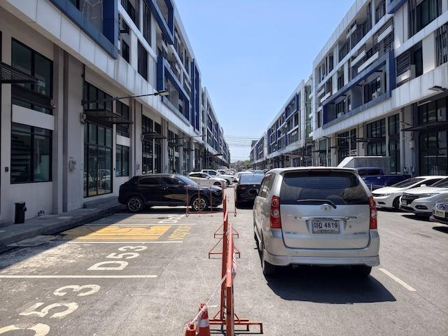 ให้เช่าโฮมออฟฟิศ 5 ชั้น โครงการ Nirvana @ Work Kaset Nawamin ติดถนนประเสริฐมนูกิจ ใกล้ทางด่วน ทำเลเกษตร-นวมินทร์ติดต่อ Agent คุณบัว (Bua)Tel: 093-646-4597LINE ID: Bua093ราคาเช่า 100,000 บาทต่อเดือน (รวมภาษีหัก ณ ที่จ่าย และค่าส่วนกลางแล้ว)รายละเอียดทรัพย์โฮมออฟฟิศ 5 ชั้น ในโครงการ Nirvana @ Work ทำเลศักยภาพย่านเกษตร-นวมินทร์ ติดถนนใหญ่ประเสริฐมนูกิจ ใกล้ทางด่วน เดินทางสะดวก เหมาะสำหรับธุรกิจ ออฟฟิศบริษัท หรือสตาร