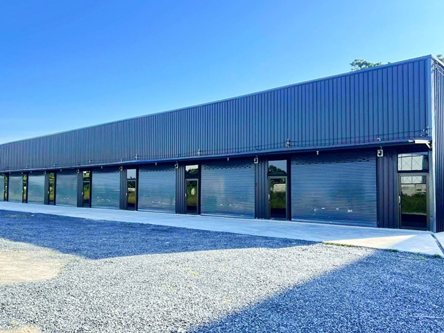 BTSศรีนครินทร์38  35-125 ตร.ว. สูง 6เมตร โกดังให้เช่า 1นอน 1น้ำ ใกล้ ARLหัวหมาก 900ม พื้นที่ใช้สอย 140-500 ตร.ม. 26,998 B-M. รองรับธุรกิจหลากหลายรูปแบบ ทำเลศักยภาพใจกลางเมือง สุขุมวิท  ใกล้เดอะไนน์เซ็นเตอร์ พระราม 9 2 กม.เดินทางสะดวก เชื่อมต่อเส้นทางหลัก พระราม 9 ศรีนครินทร์ พัฒนาการ และมอเตอร์เวย์ BTS Srinakarin38 land area 35-125 sq.wa. hight 6m. Warehouse for rent 1bed 1bath near ARL HuaMak 900m. 140-500 sq.m. 26,998B-M suitable for various businesses prime location in the heart of Sukhumvit near The Nine Center Rama 9 2 km. with convenient acce