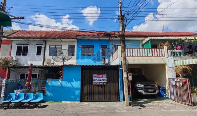 รหัสทรัพย์ N0882ทาวน์เฮ้าส์ บ้านพิมานนิเวศน์ สามัคคี 23 โครงสร้างแข็งแรง ราคาถูกที่ตั้ง :&nbsp;ถนนสามัคคี ตำบลท่าทราย อำเภอเมืองนนทบุรี จังหวัดนนทบุรี 11000รายละเอียดทรัพย์- ทาวน์เฮ้าส์&nbsp;2 ชั้น ขนาดพื้นที่ 16&nbsp;ตารางวา พื้นที่ใช้สอย 95&nbsp;ตารางเมตร- 2 ห้องนอน, 2&nbsp;ห้องน้ำ, 1 ห้องรับแขก, 1 ห้องนั่งเล่น, 1 ที่จอดรถ- ต่อเติมหลังคาโรงจอดรถ, ห้องครัว และรอบบ้านเต็มพื้นที่ ลงเสาเข็มทุก