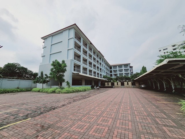 ขายขาดทุนโรงแรมที่พัทยาโรงแรมถนนสุขุมวิทพัทยา 46ห่างหาดพัทยา 2 กม.พื้นที่สีแดง..ทำเลดีราคาดี พัฒนากิจการต่อได้เลยต.นาเกลือ อ.บางละมุง จ.ชลบุรีเนื้อที่ 2 ไร่ = 800 ตารางวาอาคารที่พัก 5 ชั้น 84 ห้องห้อง Superior 60 ห้องห้อง Deluxe 12 ห้องห้อง Triple 4 ห้องห้องเล็กสำหรับไกด์ 8 ห้องอาคารที่พักพนักงาน 3 ชั้น 9 ห้องจอดรถได้ 26 คันติดถนนซอยห่างจากแยก 100 เมตรใกล้แหล่งธุรกิจขาย 190,000,000 ล้านบาทค่าต่อ