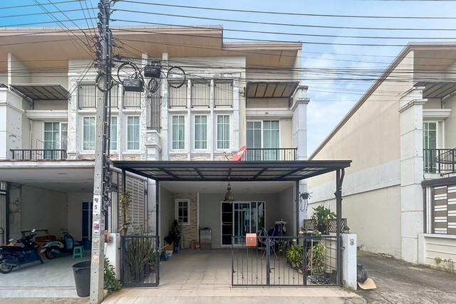 ทาวน์โฮม 2 ชั้น โกลเด้นซิตี้ ปิ่นเกล้า-จรัญสนิทวงศ์ แปลงมุม ต่อเติมครบ ใกล้ทางด่วน* แปลงมุมพื้นที่ 21.7 ตร.ว. ฟังก์ชัน 4 ห้องนอน 3 ห้องน้ำ 2 ที่จอดรถ ต่อเติมโรงรถ ต่อเติมครัวปิด+เคาเตอร์ แถมแอร์ เฟอร์นิเจอร์บางส่วน ปั๊มน้ำแท้งค์น้ำพร้อมใช้งาน มีห้องด้านล่างสำหรับผู้สูงอายุ พื้นที่ใช้สอยด้านข้าง* โครงการตั้งอยู่บนถนนบางกรวย-ไทยน้อย ใกล้ทางพิเศษศรีรัช และรถไฟฟ้�