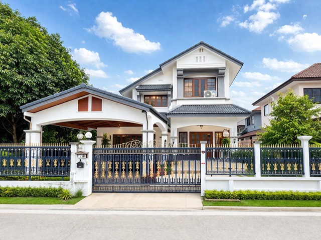 ตลาดถนอมมิตร 800 ม.78 ตร.ว. 312 ตร.ม. 39,998B-M. ถ. สุขาภิบาล5 คฤหาสน์ บ้านเดี่ยว 3-4นอน 3 น้ำ ใกล้ทางด่วนรามอินทรา ใกล้เสถียรธรรมสถาน 900 ม. เพลินนารี่มอลล์ 2.2 กม.  เหมาะอยู่อาศัย และโฮมออฟฟิศ ทำเลศักยภาพสูง เงียบสงบ เข้า-ออกสะดวก  แหล่งอำนวยความสะดวกครบครัน เดินทางสะดวก เชื่อมต่อถนนหลัก และทางด่วนได้ง่ายThanommit Market 800 m. 78sq.wa. Sukhabhiban5 Rd. 3-4bed 3-bath mansion detached house 312sq.m. 39,998B-M near Ramintra Expressway Plearnary Mall 2.2km. and suitable for residence or home office high potential loca