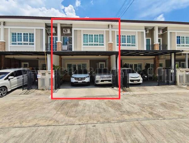 รหัสทรัพย์&nbsp; 5769ทาวน์โฮม หมู่บ้านThe Passage&nbsp; รามอินทรา คู้บอน&nbsp;ต่อเติมครัว หลังคาหน้าบ้าน พร้อมอยู่ ราคาถูกสุดในโครงการที่ตั้ง :&nbsp;ถนนคู้บอน ( ระหว่างซอย 40 กับ 42 ) แขวงบางชัน&nbsp;เขตคลองสามวา&nbsp;กรุงเทพมหานคร&nbsp;10510รายละเอียดทรัพย์ :- ทาวน์โฮม 2&nbsp;ชั้น, เนื้อที่ 22.5&nbsp;ตารางวา,&nbsp;พื้นที่ใช้สอย&nbsp;120&nbsp;ตารางเมตร- 4&nbsp;ห้องนอน, 3&nbsp;ห้องน้ำ, 1 ห้องรับแขก, 1 ห้องครัว, 2 ที่จอดรถ- ต่อเติมครัว, หลัง�