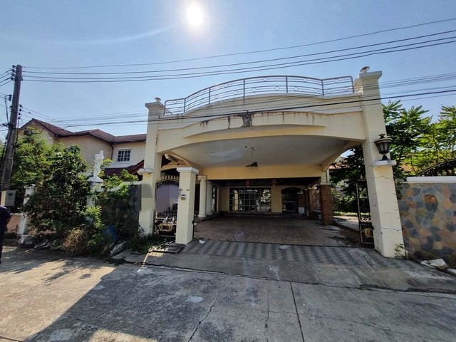  รหัสทรัพย์ (Code ID) :  PTT-26-P00837  ราคา  11,456,000 บาท (ราคาต่อรองได้) ▸ เนื้อที่ 210 ตารางวา (2 งาน / 10 ตร.ว) พื้นที่ใช้สอย 729.25 ตารางเมตร   ▸ - ห้องนอน - ห้องน้ำ     ▸ 1 ที่จอดรถ   โกดังหันไปทางทิศ   พิกัดทรัพย์ :  https://maps.app.goo.gl/5iR1WG6mGcQKg54b7  สถานที่ใกล้เคียง ▸ใกล้ดรีมเวิลด์ ▸ใกล้โรงเรียนประสานมิตร ▸ใกล้ตลาดกลางลาดสวาย ▸ใกล้โรงพยาบาลบางปะกอก-รังสิต 2  สอบถามเพิ่มเติม / นัดชม โทร. 097-419-5982(พลอย) โทร. 096-932-4624(ออมสิน) Line : @panaya (ม�