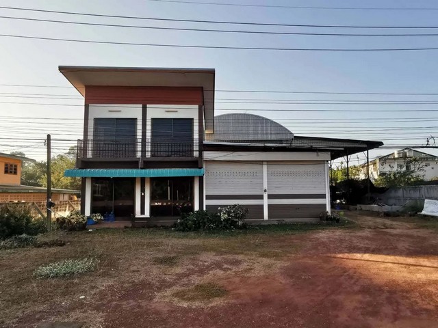    ขายสำนักงาน พังขว้าง เมืองสกลนคร ห่างจาก โรบินสัน สกลนคร  6.70 กม. ราคาโปรโมชั่นลดพิเศษ  ถนน นิตโย  ตำบล พังขว้าง อำเภอ เมืองสกลนคร จังหวัด สกลนคร  ราคาโปรโมชั่น  4,085,000  บาท    ลดจาก  4,940,000   บาท ราคาโปรโมชั่นตั้งแต่วันที่  2 มีนาคม - 31 พฤษภาคม 2569  รายละเอียดทรัพย์ -  เนื้อที่ 239.90 ตร.ว.  พื้นที่ใช้สอย 337.16 ตร.ม. -  2 ห้องนอน 4 ห้องน้ำ   -  ที่จอดรถ  -  บ้านหันไปทางทิศ  พิกัดทรัพย์ : https://maps.app.goo.gl/PYrxh3Px7itj5dqW6  