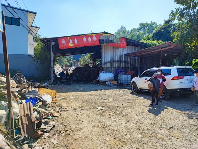   ขาย บ้านเดี่ยว/ทาวน์เฮ้าส์/คอนโด โครงการ โกดังนครสวรรค์  ถนน/ซอย เลี่ยงเมืองนครสวรรค์ ตำบล นครสวรรค์ตก อำเภอ เมืองนครสวรรค์ จังหวัด จังหวัดนครสวรรค์  ราคา   9,920,000   บาท   ราคาโปรโมชั่นถึง 31 พฤษภาคม 2569  รายละเอียดทรัพย์ -  เนื้อที่ 1,091.50  ตารางวา  พื้นที่ใช้สอย 1,296.80 ตารางเมตร -  บ้านหันไปทางทิศ ตะวันตกเฉียงใต้  พิกัดทรัพย์ : https://share.google/y2d4HYrqhbp02LSmX  สถานที่ใกล้เคียง   -  ตลาดศรีนคร -  โรงพย�