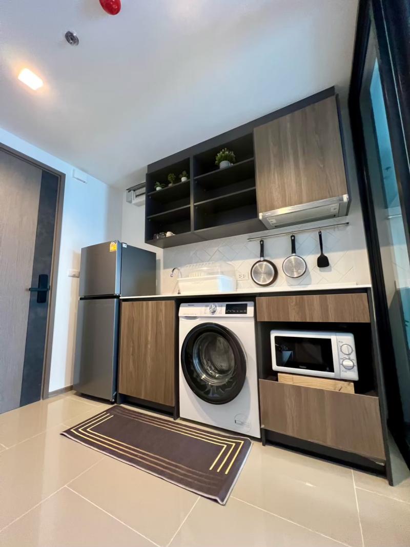 ขายคอนโด The Line Phahonyothin Park Bใกล้ BTS ห้าแยกลาดพร้าว เพียง 300 เมตรขนาด 60 ตร.ม.2 ห้องนอน 2 ห้องน้ำห้องหันทิศเหนือเฟอร์นิเจอร์ครบ พร้อมเข้าอยู่จากราคา 8,000,000 บาทลดเหลือเพียง 7,500,000 บาทค่าโอน 50:50ทำเลศักยภาพ ปล่อยเช่าได้ง่าย เหมาะอยู่อาศัยและลงทุนใกล้ Central Ladprao, Union Mall, Lotus, สวนจตุจักร และ Jodd Fairsเดินทางสะดวก ใกล้ BTS และ MRTสนใจนัดดูห้องโทร / LINE: 099-046-6263