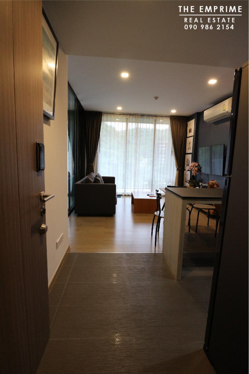 ???? ขายคอนโดยอดนิยมในเขาใหญ่ – The Valley Khaoyai55 ตร.ม. | 1 Bedroom | Fully Furnishedห้องใหญ่กว่ามาตรฐาน โครงการเงียบสงบ มีความเป็นส่วนตัว เหมาะสำหรับการพักผ่อนในวันหยุด หรือเป็น สินทรัพย์เพื่อการลงทุน ปล่อยเช่าได้ตลอดปี⭐ รายละเอียดห้อง:• 1 ห้องนอน / 1 ห้องน้ำ• พื้นที่ใช้สอยลงตัว วิวภูเขาสวย• พร้อมเฟอร์นิเจอร์ครบ• บรรยากาศรีสอร์ท เงียบสงบสุด ๆ???? สิ่งอำนวยความสะดวกในโครงการ:• สระว่ายน้�