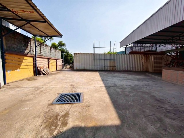 #ให้เช่าโกดังคลังสินค้าบ้านบึงชลบุรี#ให้เช่าโกดังบ้านบึงชลบุรี????พื้นที่สีเหลือง✴️โกดังมีพื้นที่ 540  ตรม.????ราคา   100  บาท/ตรม.✳️รายละเอียด✳️????พื้นที่โรงงาน 540 ตรม????พื้นรับนํ้าหนัก 2.5-3  ตัน /ตรม????ไฟฟ้า 100 kva ????ความสูง 9-10  เมตร✴️เหมาะสำหรับเป็นทางเก็บสินค้ารถเข้าออกสะดวกสบาย✅เงื่อนไขการเช่า:- ค่าเช่า 100 บาท/ตรม.- ค่าประกัน 3 เดือน- ล่วงหน้า 1 เดือน-สัญญาเช่าขั้นต่ำ 3 ปี_______________________