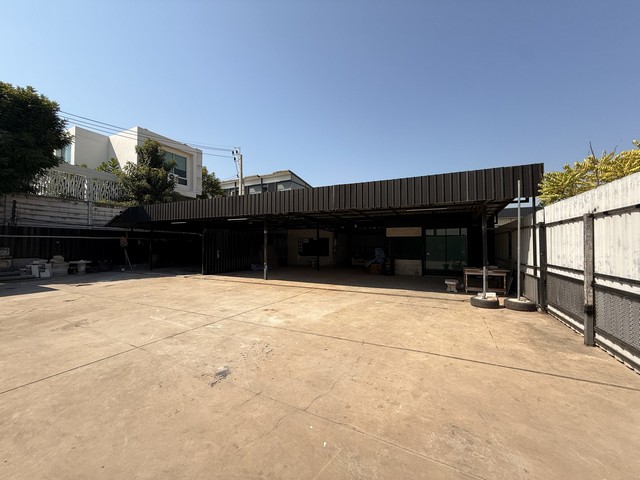 P652 ให้เช่าพื้นที่ ที่ดินพร้อมสิ่งปลูกสร้าง ติดถนนพัฒนาชนบท 3 เหมาะสำหรับเปิดร้านค้า ออฟฟิศ โกดัง หรือทำธุรกิจให้เช่าราคา 55,000 บาท/เดือน ประกัน 2 ล่วงหน้า 1 ติดต่อ คุณช่อผกา โทร 0616198565 LINE 0616198565สำรอง LINE 0812523279 ส่งลิ้งก์ไว้ได้เลย-ให้เช่าพื้นที่ ติดถนนพัฒนาชนบท 3 ทำเลดี ติดถนนใหญ่ การเดินทางสะดวก รถผ่านตลอดเหมาะสำหรับเปิดร้านค้า ออฟฟิศ โกดัง หรือทำธุรกิจต่าง ๆ-พื้นที่ขนาด 29