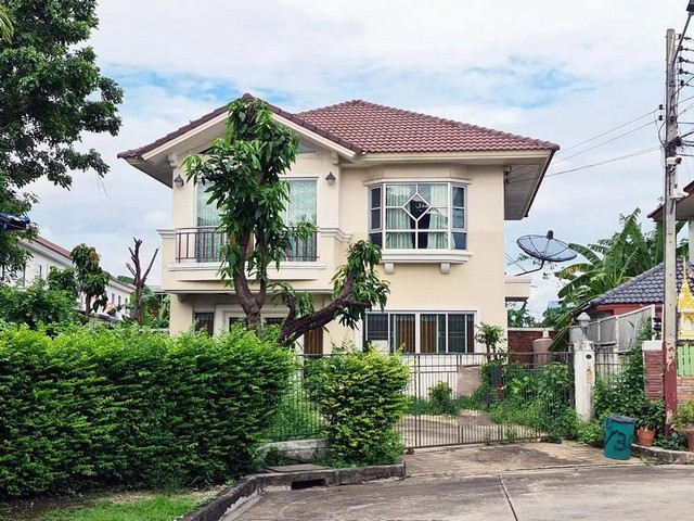    ขายบ้านเดี่ยว โครงการ ศุภาลัย การ์เด้นวิลล์ ติวานนท์-ปทุมธานี  เมืองปทุมธานี ห่างจาก โรงเรียนสาธิตปทุม 0.95 กม.  ซอย ลีลาวดี 1 ถนน สายกรุงเทพ-ปทุมธานี  ตำบล บางขะแยง อำเภอ เมืองปทุมธานี จังหวัด ปทุมธานี  ราคาโปรโมชั่น  3,511,000   บาท    ลดจาก  4,900,000   บาท ราคาโปรโมชั่นตั้งแต่วันที่  2 มีนาคม - 31 พฤษภาคม 2569  รายละเอียดทรัพย์ -  เนื้อที่ 85.00 ตร.ว.   พื้นที่ใช้สอย 169.64 ตร.ม. -  บ้านหันไปทางทิศ ตะ�