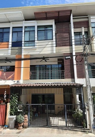   ขาย บ้านเดี่ยว/ทาวน์เฮ้าส์/คอนโด โครงการ ขาย ทาวน์เฮ้าส์ เขตบางแค กรุงเทพมหานคร   แขวงบางแค เขตบางแค กรุงเทพมหานคร   ราคาโปรโมชั่น  2,935,000    บาท    ลดจาก   4,235,000    บาท  ราคาโปรโมชั่นตั้งแต่วันที่  13 มีนาคม - 31 พฤษภาคม 2569   รายละเอียดทรัพย์ -  เนื้อที่  0-0-22  ตารางวา   -  1 ที่จอดรถ  -  บ้านหันไปทางทิศ ตะวันตกเฉียงใต้  พิกัดทรัพย์ : https://maps.app.goo.gl/Je92zr4JRDMdnHoe9  สถานที่ใกล้เคียง   -  ตลาดกัลปพฤกษ์ -  บิ๊กซี �