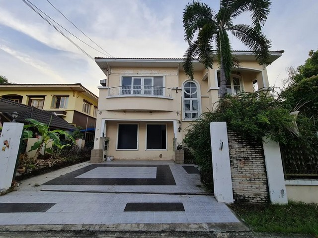    ขายบ้านเดี่ยว โครงการ ปาริชาติ ห่างจาก โรบินสัน ไลฟ์สไตล์ ราชพฤกษ์ เพียง 6.50 กม.  ถนน บางบัวทอง-บางคูวัด ตำบล บางคูวัด อำเภอ เมืองปทุมธานี จังหวัด ปทุมธานี  ราคาโปรโมชั่น  3,657,000   บาท    ลดจาก  4,100,000  บาท ราคาโปรโมชั่นตั้งแต่วันที่  2 มีนาคม - 31 พฤษภาคม 2569  รายละเอียดทรัพย์ -  เนื้อที่  67.60 ตร.ว.  พื้นที่ใช้สอย 213.25 ตร.ม. -  บ้านหันไปทางทิศ ตะวันตกเฉียงเหนือ  พิกัดทรัพย์ : https://maps.app.goo.gl/MUMTMNTYvbY4CZf59  