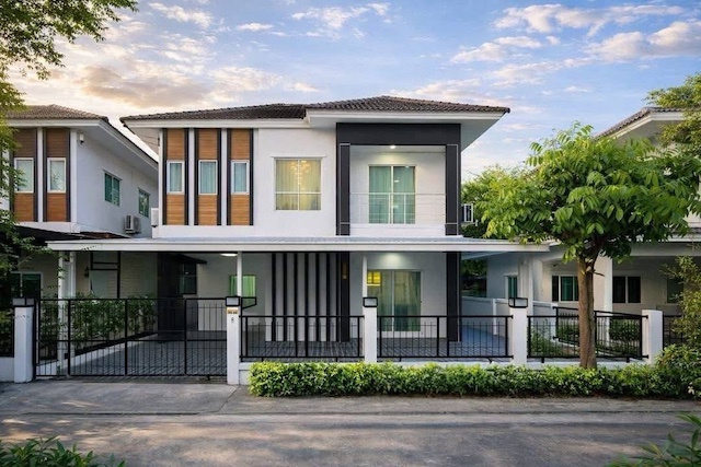 BS1032 ขายบ้านแฝดพัทยา รีโนเวทใหม่ โครงการ Lalin Village พัฒนาการ ใกล้โรงเรียนนานาชาติ ทำเลดี พร้อมอยู่ติดต่อ Agent คุณบัว (Bua)Tel: 093-646-4597 LINE ID: Bua0935,500,000 บาทรายละเอียดทรัพย์บ้านแฝด 2 ชั้น รีโนเวทใหม่ทั้งหลัง สภาพสวย พร้อมเข้าอยู่ ตั้งอยู่ในโครงการ Lalin Village พัฒนาการ เมืองพัทยา ทำเลศักยภาพ ใกล้โรงเรียนนานาชาติธาราพัฒนาการ เหมาะสำหรับอยู่อาศัยหรือซื้อเพื่อการลงทุนปล่อยเช่ารายละเอียดบ้