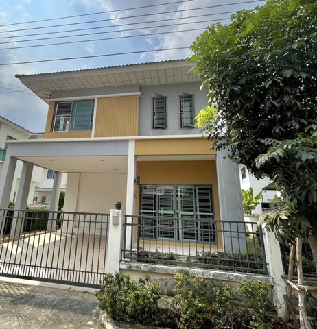 ให้เช่าบ้านเดี่ยว2ชั้น54ตรว.ลาดกระบัง• 3ห้องนอน 3ห้องน้ำ  •1ห้องทำงาน •1ห้องนั่งเล่น•1ห้องครัว• แอร์จำนวน6เครื่อง - พร้อมเฟอร์นิเจอร์ครบ โครงการเพอร์เฟคเพลส สุขุมวิท 77 หรือลาดกระบัง 20/3 **สิ่งอำนวยความสะดวกครบครัน **ฟิตเนส ,สระว่ายน้ำ **โลเคชั่นใกล้...•เดอะพาซิโอ,โรบินสัน ลาดกระบัง, สนามบินสุวรรณภูมิ ,รพ.สิรินธร •ตลาดลานบุญ,ใกล้ถนนมอเตอร์เวย์(ฉะเชิงเทรา-ชลบุรี)(ไม่รั�