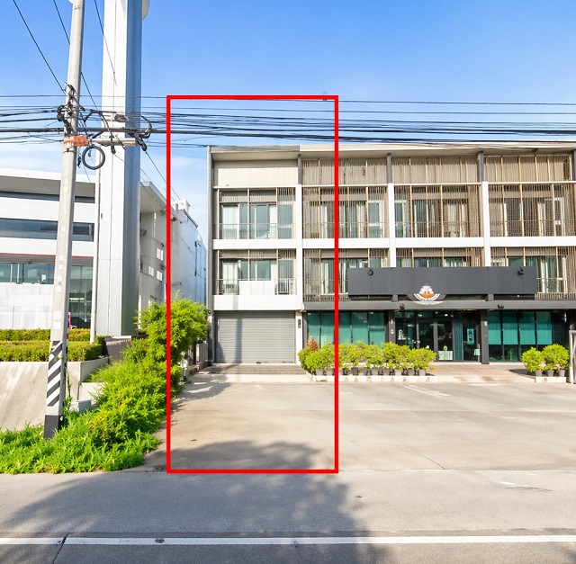 ทำเลเมืองพิษณุโลก ถนนวงแหวน by pass พลายชุมพล ใกล้เซ็นทรัลพิณุโลก 1.6 กม. อาคารพาณิชย์ 3 ชั้น 3นอน 3น้ำ 16ตร.วา. 190ตร.ม. 24,998B-M.เหมาะทำสำนักงาน และอยู่อาศัยเดินทางสะดวก ใกล้แหล่งชุมชน รพ.พิษณุโลก 2.6 กม. บขส.พิษณุโลก และสิ่งอำนวยความสะดวกbypass ring road  Central Phitsanulok 1.6km PhlaiChumphon Phitsanulok Hospital 2.6km.  Three story commercial building with 3bed 3bath and 16sq.wa. 190sq.m. 24,998B-M suitable for office or residential use convenient location in Phitsanulok city close to amenities including  bus station and other facilitiesAH13ถ.สิงหวัฒน์ เลี่ยงเมืองพิษณุ�