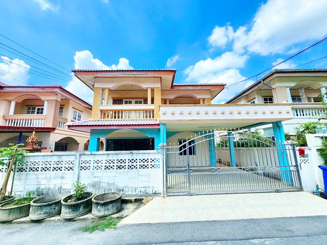 ใกล้ MRTแยกบางพลู 2.9กม. เซ็นทรัล เวสต์เกต 2.5กม. บ้านเดี่ยว 2ชั้น 4นอน 3น้ำ สภาพดี  54 ตร.ว. 220 ตร.ม. 14,999B-M. ย่านบางบัวทอง เดินทางสะดวก ใกล้รถไฟฟ้า ตลาดบางบัวทอง 850 ม.ศูนย์ราชการ และแหล่งชุมชน เหมาะอยู่อาศัย พร้อมสิ่งอำนวยความสะดวกครบครัน ถ.บางกรวย-ไทรน้อย near MRT BangPhlu 2.9km. Central Westgate 2.5km. Two story detached house 4bed 3bath  good condition land size 54 sq.wa. usable area 220sq.m. rental price 14,999 B-M located in BangBuaThong area convenient transportation close to MRT Bang Bua Thong Market 850 m. government offices and community amenities fully furnished on Bang Kruai Sai 