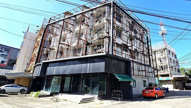 รหัสC7107 ให้เช่าอาคารพาณิชย์ 4คูหา 5ชั้น ย่านท่าพระ ตลาดพลู บางกอกใหญ่ ใกล้เดอะมอลล์ท่าพระ**ให้เช่า**ราคาเช่า 90,000 บาท/เดือน (ประกัน2  ล่วงหน้า1)หมายเหตุ: ผู้เช่าเป็นผู้รับผิดชอบภาษีโรงเรือน/ภาษีที่ดินและสิ่งปลูกสร้างตามกฎหมายโทร : 095-823 9789 คิทLine id : candy.456Line Add Friend : https://line.me/ti/p/rHhjrvhm_zอาคารพาณิชย์ 4คูหา 5ชั้น ย่านท่าพระ ตลาดพลู บางกอกใหญ่ ใกล้เดอะมอลล์ท่าพระเนื้อที่ประมาณ 45 ตารางวาพื้น