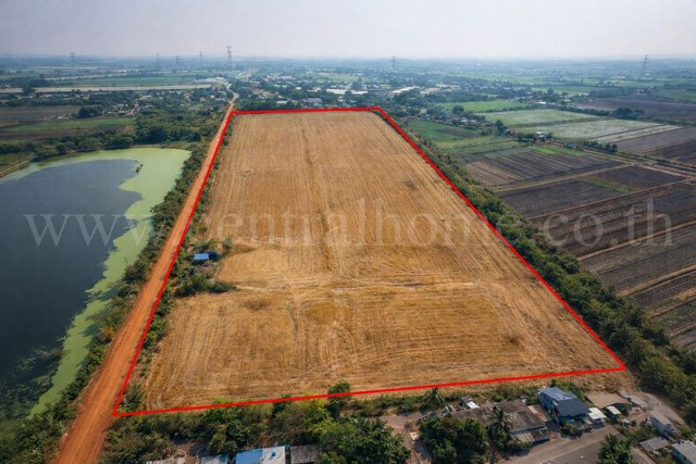 รหัสทรัพย์ :&nbsp;N1060ที่ดิน 34-1-44 ไร่ ไทรน้อย นนทบุรี ทำเลดี ราคาถูกมากที่ตั้ง : ตำบลคลองขวาง อำเภอไทรน้อย จังหวัดนนทบุรี 11150รายละเอียดทรัพย์&nbsp;-&nbsp;ที่ดิน 34 ไร่ 1 งาน 44 ตารางวา ราคาขายถูกกว่าราคาประเมิน-&nbsp;ที่ดินผืนใหญ่ รูปทรงสวย สามารถวางผังพัฒนาโครงการได้หลากหลายสถานที่ใกล้เคียง&nbsp;-&nbsp;เซ็นทรัล เวสต์เกต, แม็คโคร ไทรน้อย, โลตัส ไทรน้อย-&nbsp;โรงพยาบาลไทรน้อย, โรงพยาบาลปากเกร