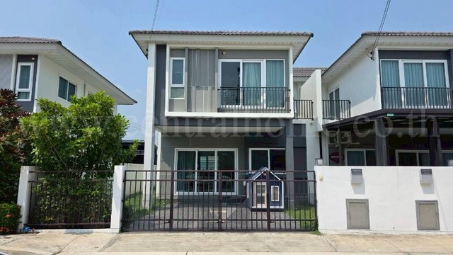 รหัสทรัพย์ N0659บ้านแฝด ศุภาลัย วิลล์ ชัยพฤกษ์ - วงแหวน ราคาถูกที่สุดในโครงการที่ตั้ง :&nbsp;ถนนบางบัวทอง ตำบลบางบัวทอง อำเภอบางบัวทอง จังหวัดนนทบุรี 11110รายละเอียดทรัพย์&nbsp;- บ้านแฝด 2 ชั้น ขนาดเนื้อที่ 36.1 ตารางวา พื้นที่ใช้สอย 150&nbsp;ตารางเมตร- 4 ห้องนอน, 3 ห้องน้ำ, 1 ห้องนั่งเล่น,&nbsp;1 ห้องครัว, 2&nbsp;ที่จอดรถ- พื้นชั้นบนลามิเนต / ชั้นล่างแกรนิตโต้- หน้าบ้านหันทางทิศใต้ (รับลมดีตลอด�