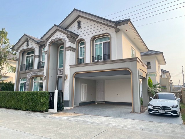 RH02116 ให้เช่าบ้านเดี่ยว 5 ห้องนอน 5 ห้องน้ำ หมู่บ้าน Grandio Bangna KM.5 พร้อมเข้าอยู่ รับคนจีน สัตว์เลี้ยงโครงการ,  Grandio Bangna KM.5ที่อยู่: บางแก้ว ตำบล บางแก้ว อำเภอบางพลี สมุทรปราการ 10540 บ้านเดี่ยว 2 ชั้น 71.5 ตร.วา พื้นที่ใช้สอย 251 ตรม  5 ห้องนอน 5 ห้องน้ำ พร้อมเฟอร์นิเจอร์ และเครื่องใช้ไฟฟ้า บิ้วอิน ม่านครบทุกจุด พร้อมเข้าอยู่ทันที จอดรถในบ้านได้ 3 คันราคาเช่า 115,000 Grandio Bangna KM.5 Project2-story detached house, 71.5 sq.wah, 251 sq.m 