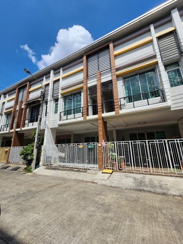    ขาย ทาวน์เฮ้าส์ 2 ชั้น โครงการหมู่บ้าน RK PARK รามอินทรา-รามคำแหง คลองสามวา กรุงเทพ   แขวงบางชัน เขตคลองสามวา กรุงเทพ  ราคา 2,290,000  บาท  (ราคาต่อรองได้)  รายละเอียดทรัพย์ -  เนื้อที่ 34 ตร.ว.   พื้นที่ใช้สอย 171.6 ตร.ม. -  3 ห้องนอน 2 ห้องน้ำ   -  ที่จอดรถ 2 คัน  รหัสทรัพย์ (Code ID)  : PZ-26-004   สอบถามเพิ่มเติม / นัดชม โทร. 096-932-4624 (ออมสิน) โทร. 097-419-5982 (อุ๊) Line : @panaya (มี@ด้านหน้า)  ปรึกษาสอบถามฟรี นัดชมบ้านฟรี One Stop Service ดูแล�