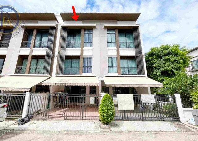   ขายทาวน์โฮม 3 ชั้น โครงการ บ้านกลางเมือง นวมินทร์42  พร้อมอยู่ ถนนนวมินทร์  ถ. นวมินทร์ เขตบึงกุ่ม ถ.นวมินทร์ อำเภอบึงกุ่ม กรุงเทพ  ราคา 3,990,000  บาท  (ราคาต่อรองได้)  รายละเอียดทรัพย์ -  เนื้อที่ 20.2 ตร.ว.   พื้นที่ใช้สอย 149 ตร.ม. -  3 ห้องนอน 3 ห้องน้ำ   -  ที่จอดรถ  2 คัน  พิกัดทรัพย์ : https://maps.app.goo.gl/QjZ8Chz6Z2zXzKj1A  สถานที่ใกล้เคียง   -  แม็คโคร ฟูดเซอร์วิส นวมินทร์ 70 -  ตลาดปัฐวิกรณ์ -  โรงพยาบาลพญาไท นวมิน