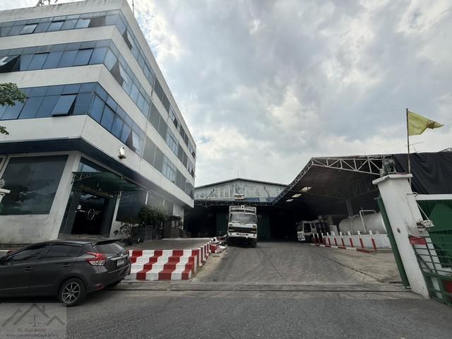 ให้เช่าโกดัง ซอยวัดหลวงพ่อโต บางพลีใหญ่ สมุทรปราการ รับน้ำหนัก 5 ตัน+ เหมาะเก็บสินค้าหนักราคาเช่า 165 บาท / ตารางเมตรที่ตั้ง ถนนบางนา-ตราด กม.12 ซอยวัดหลวงพ่อโต ตำบลบางพลีใหญ่ อำเภอบางพลี สมุทรปราการติดต่อ : คุณภัสพงณ์ 0634098164Line : deedee23https://www.facebook.com/profile.php?id=61581484955548พื้นที่ใช้สอยรวม 4,000 ตารางเมตร พื้นที่สีเขียวขนาดให้เช่า 2,000 ตร.มค่าน้ำ/ไฟ ไม่รวม ติดมิเตอร์แยกให้ไฟฟ้า ขนาด 50 (150) 3 เฟส 4 สา