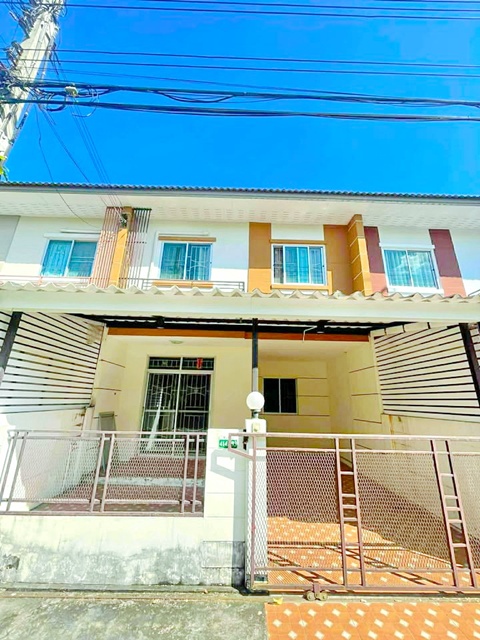 ใกล้MRTคู้บอน 900 ม. ถ.เลียบคลองสอง ซาฟารี ปัญญา ทาวน์เฮ้าส์ 2 ชั้น 3นอน 2 น้ำ 18ตร.วา. 150ตร.ม. บ้านรีโนเวทใหม่ สภาพสวย 12,999 B-M. ทำเลเลียบคลองสอง ใกล้แหล่งชุมชน ตลาดหทัยมิตร 900 ม.สถานศึกษา และสิ่งอำนวยความสะดวกครบ เหมาะกับอยู่อาศัย โฮมออฟฟิศ เดินทางสะดวก เชื่อมต่อหลายเส้นทางnear MRT KhuBon 900m. Along Khlong Song, Safari Panya. Two-story townhouse 3bed 2 bath  18sq.wa. 150sq.m. newly renovated house beautiful condition 12,999 B-M located along Khlong Song canal near community areas Hathaimit Market 900 m. schools and complete amenities suitable for re