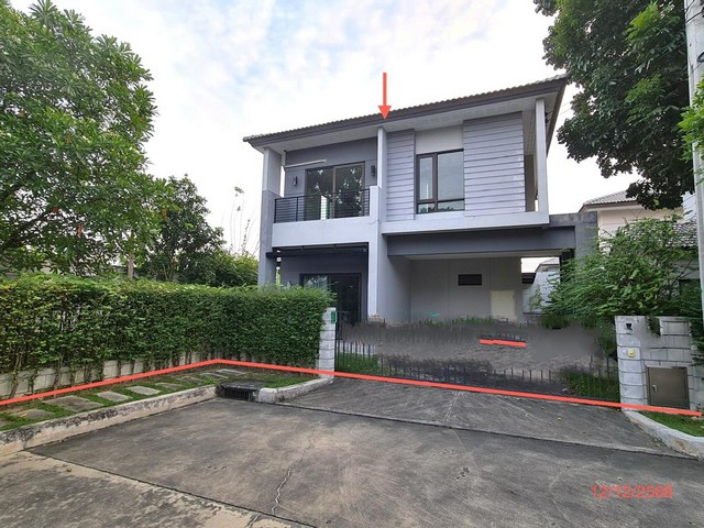   ขาย บ้านเดี่ยว/ทาวน์เฮ้าส์/คอนโด โครงการ เซนโทร ราชพฤกษ์-สวนผัก   ถนน/ซอย บางกรวย-จงถนอม ตำบล วัดชลอ อำเภอ บางกรวย จังหวัด   ราคาโปรโมชั่น   7,150,000   บาท    ลดจาก  8,600,000     บาท ราคาโปรโมชั่นตั้งแต่วันที่ 1 เมษายน 2569 – 30 มิถุนายน 2569  รายละเอียดทรัพย์ -  เนื้อที่ 59.90 ตร.ว.  พื้นที่ใช้สอย 162.67 ตร.ม. -  3 ห้องนอน 3 ห้องน้ำ  -  บ้านหันไปทางทิศ ตะวันออกเฉียงเหนือ  พิกัดทรัพย์ : https://maps.app.goo.gl/njqVqLAWwjEBPDRZ8  สถานที่�