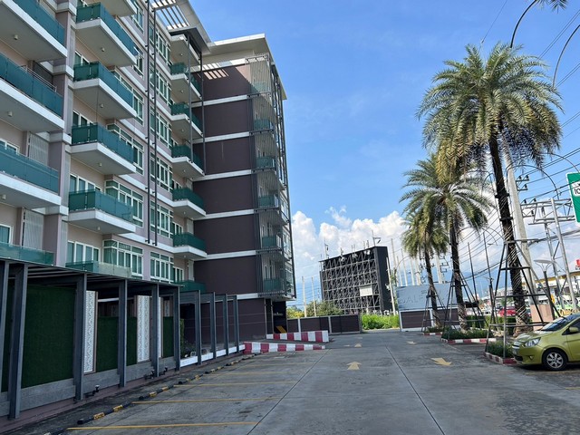   ขาย บ้านเดี่ยว/ทาวน์เฮ้าส์/คอนโด โครงการ คอนโด ดิ ยูนีค แอท รวมโชค ฟ้าฮ่าม เมืองเชียงใหม่  ถนน/ซอย ตำบล  ฟ้าฮ่าม  อำเภอ เมืองเชียงใหม่ จังหวัด เชียงใหม่   ราคา    2,080,000  บาท   ราคาโปรโมชั่นถึง 31 พฤษภาคม 2569  รายละเอียดทรัพย์ -พื้นที่ใช้สอย 51.30ตารางเมตร  พิกัดทรัพย์ : https://maps.app.goo.gl/JLBRimbrgpqrPJjRA  สถานที่ใกล้เคียง   -  ตลาดโลตัส (สันทราย) -  โรงเรียนดาราวิทยาลัย -  โลตัสเชียงใหม่-กาดคำเที่ย -  มหา�