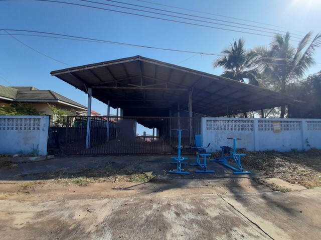   ขาย บ้านเดี่ยว/ทาวน์เฮ้าส์/คอนโด โครงการ โกดังเลย  ถนน/ซอย ตำบล ในเมือง อำเภอเมืองพิจิตร จังหวัดพิจิตร  ราคา   3,377,600   บาท   ราคาโปรโมชั่นถึง 31 พฤษภาคม 2569  รายละเอียดทรัพย์ -  เนื้อที่ 240  ตารางวา  พื้นที่ใช้สอย 622 ตารางเมตร  พิกัดทรัพย์ : https://share.google/DHm7Qdi3tInTJqjAv  สถานที่ใกล้เคียง   -  โรงพยาบาลพิษณุเวช พิจิตร -  ตลาดใหม่สระหลวง -  โรงเรียนพิจิตรพิทยาคม -  แฮปปี้พลาซ่า  รหัสทรัพย์ (Code ID)  : PBMA-26-P310372