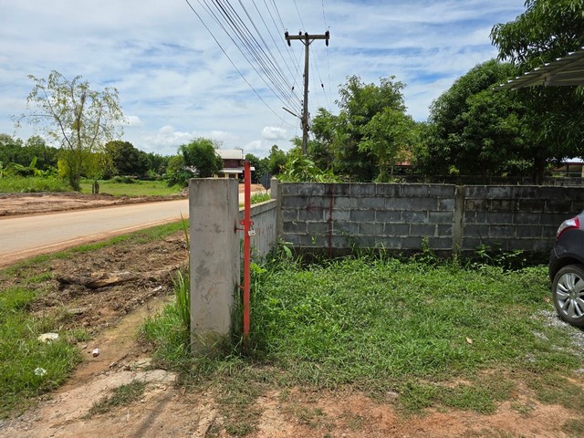   ขาย บ้านเดี่ยว/ทาวน์เฮ้าส์/คอนโด โครงการ โกดังร้อยเอ้ดตำบลสะอาด อำเภอโพธิ์ชัย จังหวัดร้อยเอ็ด  ราคา   1,520,000   บาท   ราคาโปรโมชั่นถึง 31 พฤษภาคม 2569  รายละเอียดทรัพย์ -  เนื้อที่ 369 ตารางวา  พื้นที่ใช้สอย 486.2 ตารางเมตร -  บ้านหันไปทางทิศ ตะวันออกเฉียงเหนือ  พิกัดทรัพย์ : https://share.google/ffUXjqUXjVvpQm7dl  สถานที่ใกล้เคียง   -  โรงเรียนบ้านสะอาด(สะอาดวิทยาคาร) -  โรงเรียนบ้านดอนควาย -  โรงพยาบาลส่งเส