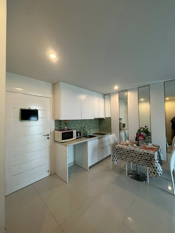 AOM 2695 ขายคอนโดทำเลดี พร้อมเข้าอยู่ โครงการ Condo Amazon resident  จอมเทียน ทำเล: ใกล้หาดจอมเทียน ร้านสะดวกซื้อ ร้านอาหารไทย-ฝรั่ง  ขนาด: 35.09 ตร.ม. | 1 ห้องนอน 1 ห้องน้ำ ชั้น: 6 | วิวเมือง เฟอร์นิเจอร์ครบ พร้อมเครื่องใช้ไฟฟ้า สิ่งอำนวยความสะดวก  สระว่ายน้ำ  ฟิตเนส  รปภ. 24 ชม.  ที่จอดรถ ราคา: 1.79 บาท  ค่าโอน50:50ติดต่อขอรูปและรายละเอียดเพิ่มเติม  สนใจนัดชมสถานที่จริงContact  TEL/LINE คุณต๋อม 081-925-2443          TEL/LINE คุณ�