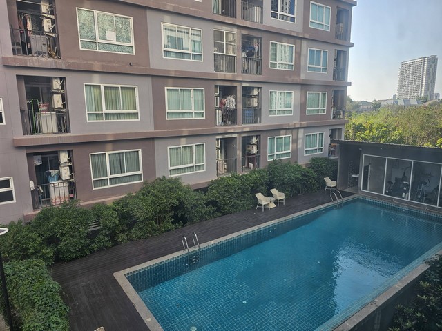 AOM 2694เดอบลู สกาย De Blue Sky พัทยาใต้ เดินทางสะดวก ใกล้ บิ๊กซี โลตัส แมคโคร ห่างจากถนนสุขุมวิท เพียง 500 เมตร 9,000 ห้องขนาด 43 ตร.ม.ชั้น 3 วิวสระมัดจำ 2 เดือน ล่วงหน้า 1 เดือนรวมเข้าอยู่ 27,000 บาทติดต่อขอรูปและรายละเอียดเพิ่มเติม  สนใจนัดชมสถานที่จริงContact  TEL/LINE คุณต๋อม 081-925-2443          TEL/LINE คุณต๋อย 086-542-7078อสังหาริมทรัพย์ ยินดีรับฝากขาย-เช่า อสังหาริมทรัพย์ทุกชนิด