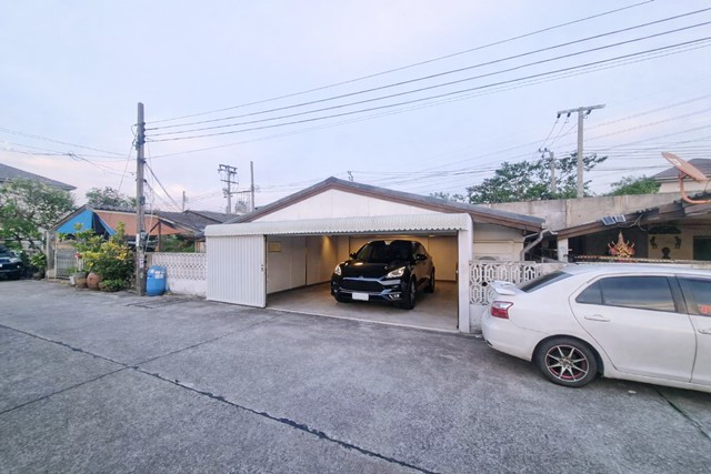 บ้านเดี่ยว 50 ตร.ว.  บางนา-ตราด51-55 ใหม่ ใกล้โลตัส บางนา 900 ม. เมกาบางน 1กม. 3นอน  2น้ำ พร้อมแอร์ใหม่ 3 ตัว ทำเลบางนา-ตราด กม.8 