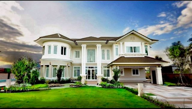 ดีลแรง! #ราคาทุบตลาด #ขายต่ำกว่าประเมินหลายล้าน เพียง 15.9 ล้าน คฤหาสน์หรู #ลากูนน่าโฮม3 #สันทราย บ้านเดี่ยว 2 ชั้น พื้นที่สีเขียวกว้างขวาง โอกาสทองของนักลงทุน & ครอบครัวใหญ่ ห้ามพลาด!รายละเอียดตัวบ้านที่ดิน 295 ตร.ว.พื้นที่ใช้สอย 500 ตร.ม.4 ห้องนอน | 5 ห้องน้ำ2 ห้องครัวไทย1 ห้องแม่บ้าน + ห้องน้ำเฟอร์นิเจอร์บิวท์อิน (ตู้เสื้อผ้า + ห้องครัว)สระว่ายน้ำส่วนตัวที่จอดรถในร่ม 2 ค