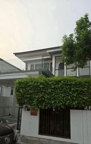 โซนสันทราย ขายเพียง 5.5 ล้าน #เดอะพรอมิเน้นซ์พราวด์ #สันทรายน้อย บ้านเดี่ยว 2 ชั้น #แปลงมุม ฟังก์ชันจัดเต็ม พร้อมอยู่ ไม่ต้องแต่งเพิ่ม ราคานี้คุ้มมาก #ใกล้รวมโชค เดินทางเข้าเมืองสะดวก #น้ำไม่ท่วมรายละเอียดบ้านที่ดิน 51 ตร.ว.พื้นที่ใช้สอย 170 ตร.ม.หันหน้าทิศใต้ ลมดี อยู่สบาย3 ห้องนอน | 3 ห้องน้ำ1 ห้องนั่งเล่น1 ห้องครัว1 ห้องซักล้าง1 ห้องเก็บของจอดรถ 2 คันเฟอร์นิเจอร์ & เ�