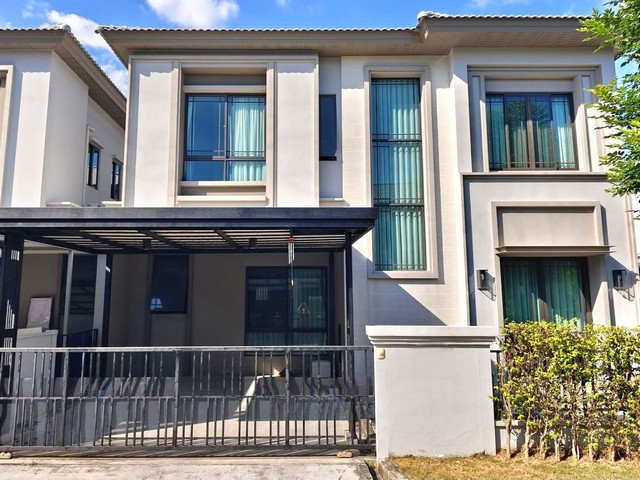 บ้านเดี่ยว2ชั้นให้เช่า 50.8ตรว.หันหน้าไปทางทิศใต้ วัชรพล สุขาภิบาล 5วัชรพล-สุขาภิบาล 5 บ้านเดี่ยว2ชั้นให้เช่า ทิศใต้ 50.8ตารางวา•3 ห้องนอน  4 ห้องน้ำ•1ห้องโถงรับแขกและนั่งเล่น  1 ห้องครัว • แอร์จำนวน 4 เครื่อง  •ที่จอดรถ2คัน-รับชาวต่างชาติ-ไม่รับจดรูปแบบบริษัท*สามารถเลี้ยงสัตว์เลี้ยงได้ (พันธุ์เล็ก)อยู่ถนน สุขาภิบาล5 แขวงออเงิน เขตสายไหม  กรุงเทพฯ10220-การเดินทางสะดวก-ถน�