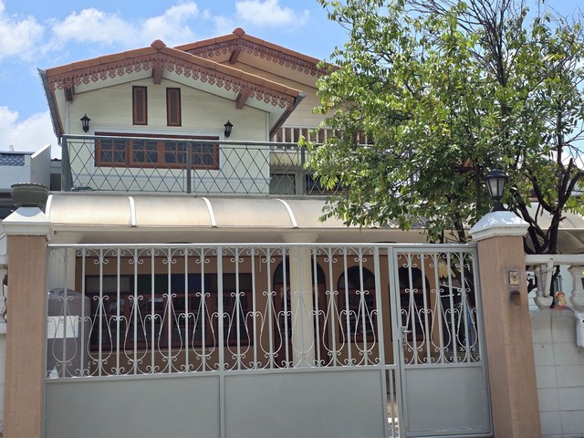 เช่าบ้านเดี่ยว2ชั้น62ตรว.เล่นระดับ ถนนพัฒนาการ(แอร์6เครื่อง)ใกล้แม็กแวลู่Maxvaluบ้านเดี่ยว2ชั้นให้เช่า เล่นระดับ 62ตรว.รีโนเวทใหม่ พัฒนาการ•3ห้องนอน 5ห้องน้ำ•1ห้องรับแขก •1ห้องแม่บ้าน•ห้องครัวใน และครัวนอก มี2ครัว•แอร์6เครื่อง•พร้อมเฟอร์นิเจอร์ครบทุกห้อง•จอดรถได้2คันอยู่ถ.พัฒนาการ74 แขวง เขตประเวศ กรุงเทพฯ10250•ทำเลและการเดินทาง: ตั้งอยู่ถนนพัฒนาการ สามารถเข้า-ออ�