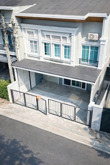 ม.ราม2  22ตร.ว.  นิคมอัญธานี เจโม 900 ม. 4นอน บางนา-สวนหลวง ทาวน์เฮาส์หัวมุม 2 ชั้น 3น้ำ 150 ตร.ม. เมกา บางนา เซ็นทรัล บางนา แยกทุ่งเศรษฐี 