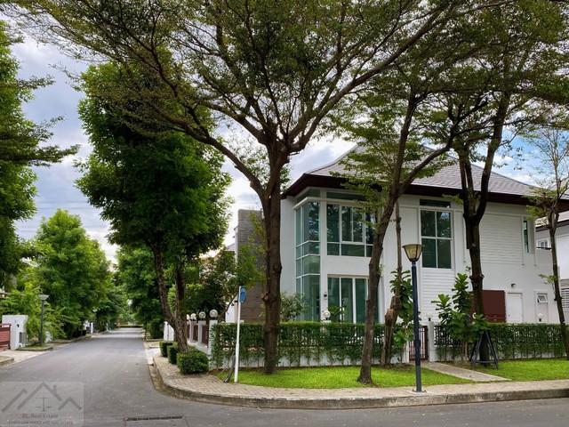 ให้เช่า-ขายบ้านเดี่ยว 2 ชั้น 76 ตรว หมู่บ้าน บลูลากูน บางนา-ตราด กม.8 Blue Lagoon Bangna km.8 ใกล้เมกะบางนา ** รับสัตว์เลี้ยงติดต่อ:: ชยา โทร/ID Line:: 0942823961Link Line:: https://line.me/ti/p/3xFA1An8Kcรหัส # T26-508บ้านเดี่ยว 2 ชั้น หมู่บ้าน บลูลากูน บางนา-ตราด กม.8 Blue Lagoon Bangna km.8 ใกล้เมกะบางนา• ที่ดิน 76 ตรว.• พื้นที่ใช้สอย 250 ตรม.• 3 ห้องนอน 4 ห้องน้ำ• รอบบ้าน ไม่ได้ตกแต่ง เพราะไม่มีเวลาดูแลชั้นล่าง• ห้องนั่งเล่น / ห้องทำงาน office นั่งได้ 4 �