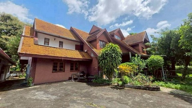 สุดคุ้ม เหมือนซื้อที่ดิน แถมบ้าน 2 หลัง! ขาย 7.9 ล้าน 229 ตรว. #หนองควาย – #หางดง บ้านในโครงการ #คันทรีปาร์ควิลล์ ทำเลศักยภาพ บรรยากาศเงียบสงบ เป็นส่วนตัว #ซื้ออยู่เองหรือปล่อยเช่าก็ได้ภายในที่ดินประกอบด้วยเนื้อที่ใหญ่ถึง 229 ตารางวาบ้านหลังใหญ่• 3 ห้องนอน• 4 ห้องน้ำบ้านหลังเล็ก (แยกเป็นสัดส่วน)• 2 ห้องนอน• 2 ห้องน้ำ#ขายตามสภาพ เหมาะมากสำหรับนักลงทุนซื้อรีโนเวทเพิ่ม�