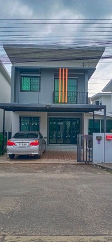 #โซนสันผักหวาน ให้เช่า 15,000 บาท/เดือน ขาย 2.5 ล้าน 35 ตรว. บ้านเดี่ยว 2 ชั้น #สไตล์โมเดิร์น #หางดง #เฟอร์นิเจอร์ครบ #หิ้วกระเป๋าพร้อมเข้าอยู่ได้เลย เดินทางสะดวก #น้ำไม่ท่วมพื้นที่ 35 ตารางวา2 ห้องนอน 2 ห้องน้ำห้องรับแขกห้องเก็บของ ห้องครัว2 ที่จอดรถมีถังเก็บน้ำเข้าบ้าน พร้อมเฟอร์นิเจอร์ครบ มีแอร์ 3 ตัว ทีวี ตู้เย็น โซฟา ตู้เสื้อผ้า เตียงนอนไม้สักมีโรงจอดรถปูกระเบื้อง ส�