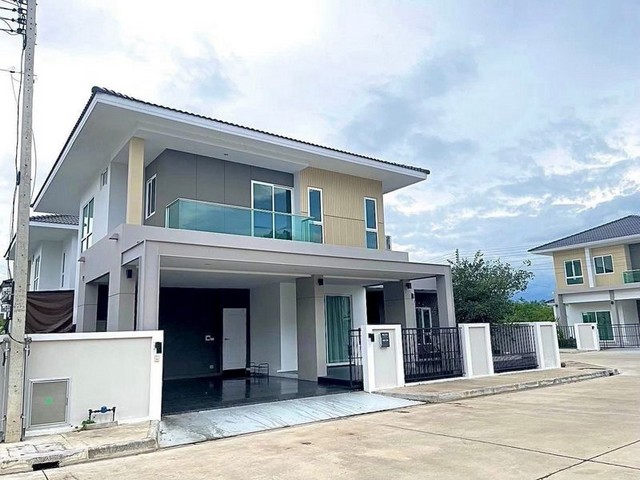 #ให้เช่า 40,000 บาท/เดือน #บีลีฟ สันกำแพง #บ้านสไตล์มินิมอล #62 ตรว. เฟอร์นิเจอร์ครบ พร้อมเข้าอยู่ บ้านใหม่มาก4 ห้องนอน 3 ห้องน้ำ 1 ห้องเก็บของ2 ที่จอดรถ62 ตารางวา 280 ตารางเมตรสัตว์เลี้ยงพิจารณาเป็นเคสๆฟรีค่าส่วนกลาง & ค่าขยะระบบฟอกอากาศทั้งหลังหน้าหมู่บ้านมี เซเว่น 7แอร์ 5 เครื่องเครื่องทำน้ำอุ่นทุกห้องเตียงนอน+ฟูก 3 ห้อง ตู้เสื้อผ้า 3 ห้องตู้เย็นทีวี 2 เครื่องใหญ่เครื�